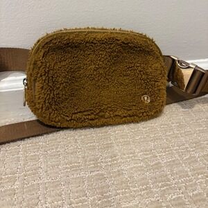 Lululemon Everywhere Belt Bag Fleece Sherpa Brown OSFA
